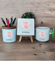 Dünyanın En Güzel Annesi Hediye Sepeti Kupa Bardak T Kulplu, Kalemlik ve Dekoratif Taş Anneye Doğum Günü Anneler Günü Hediyesi (Model 8)