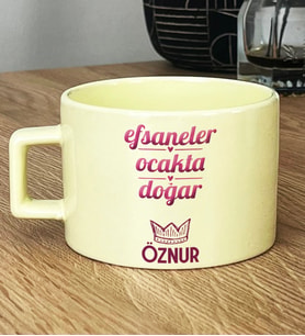 Kişiye Özel Kova Oğlak Burcu Hediye Pastel Fincan Doğum Günü Hediyesi (Sarı)