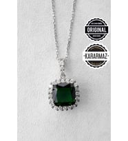 Jewelmim Yeşil Taşlı Gümüş Prenses Kolye Beyaz Altın Kaplama Kare Taşlı Kolye 925 Ayar Kadın Gümüş Kolye (Beyaz)