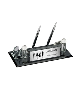 Kişiye Özel Modacı Tasarımlı Kristal Masa İsimliği Saatli Çift Kalem (Gümüş)