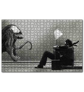 Cakapuzzle Venom ve Koltukta Oturan Adam  Puzzle Yapboz MDF (Ahşap) (255 Parça)