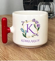 Kişiye Özel Çiçekli K Harfli Hediye T Kupa Bardak İsim Soyisim Yazılı (Kırmızı)
