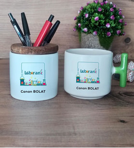 Laborant Hediye Sepeti Kupa Bardak T Kulplu, Kalemlik Hediyeleri Tıp Bayramı Hediyesi (Model 8)