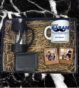 Kişiye Özel Baba Tasarımlı  Kupa Bardak Erkek Cüzdanı French Press 2'li Ahşap Mdf Kahverengi Çerçeve Özel Hediye Seti (Siyah-Mavi)