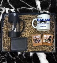 Kişiye Özel Baba Tasarımlı  Kupa Bardak Erkek Cüzdanı French Press 2'li Ahşap Mdf Kahverengi Çerçeve Özel Hediye Seti (Siyah-Mavi)