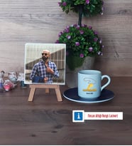 Antrenör Fotoğraflı Dekoratif Taş, Ahşap Altlıklı Türk Kahvesi Fincanı Hediye (Model 4)