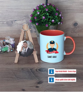 Erkek Polis Kupa Bardak Beyaz ve Fotoğraflı Ahşap Anahtarlık Hediye (Model 13)