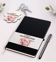 BK Gift Kişiye Özel Profesyonel Fotoğrafçı Beyaz Defter Kalem Ve Anahtarlık Hediye Seti-2 (Model 2)
