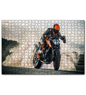 Cakapuzzle Yamaha Naked Motorsiklet ve Patinaj Dumanları  Puzzle Yapboz MDF (Ahşap) (500 Parça)