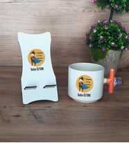 Kadın Öğretmene Hediye Hediye Sepeti Kupa Bardak T Kulplu ve Ahşap Telefon Standı Öğretmenler Günü Hediyesi (Model 7)