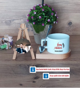 İcra Müdürü Kupa Bardak Beyaz ve Fotoğraflı Ahşap Anahtarlık Hediye (Model 8)