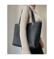 ALESTA LEATHER El Yapımı Hakiki Deri Kadın Tote Omuz Çantası (Siyah)