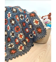 Kadife Bebek Battaniyesi,  El Yapımı Tığ İşi Bebek Battaniyeleri, Küçük TV Battaniyesi,  Örgü Diz Battaniyesi,  Kemzey Handmade Örgüleri (Koyu Gri)