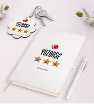 BK Gift Kişiye Özel Yüzbaşı Siyah Defter Kalem Ve Anahtarlık Hediye Seti (Model 2)