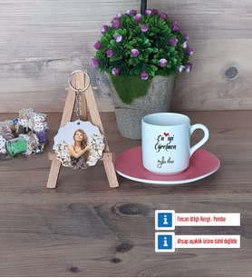 En İyi Öğretmen Türk Kahvesi Fincanı Ahşap Altlıklı ve Fotoğraflı Ahşap Anahtarlık Hediye (Model 6)