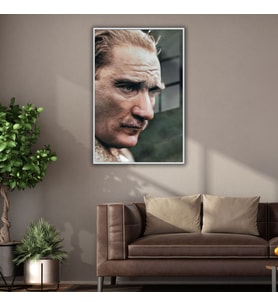 Metal Çerçeveli Cam Tablo Yeşil Atatürk Portresi (Gümüş)
