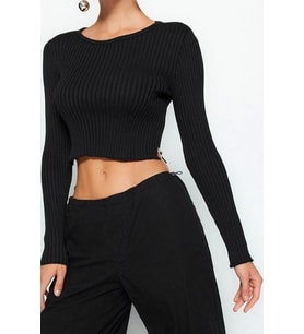 Stil Modern Kadın Crop Standart Kol Bisiklet Yaka Kalp Aksesuarlı Triko Kazak (Siyah)