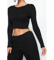 Stil Modern Kadın Crop Standart Kol Bisiklet Yaka Kalp Aksesuarlı Triko Kazak (Siyah)