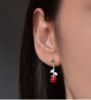 Papatya Silver 925 Ayar Gümüş Tekli Kırmızı Gül Kadın Çivili Küpe (Gümüş)