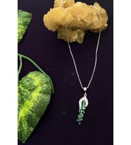 Yaprak Model Zirkon Taşlı Gümüş Kadın Kolye (Yeşil)