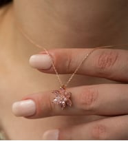 925 Ayar Gümüş Taşlı Nilüfer Çiçeği Kolye (Pembe)