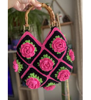 Örgü Gül Motifli Akrilik Saplı Çanta (Neon Pembe)