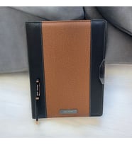 Kişiye Özel İsimli A4 Sekreterlik Tablası Ve Dokunmatik Telefon Uçlu Tükenmez Kalem Seti (Taba)