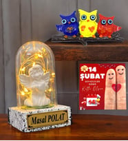 Sevgiliye Hediye  İsimli Beyaz Melekli Fanus & Tatlı Baykuşlar Magnet  Led Işıklı (Beyaz)