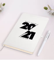 BK Gift Kişiye Özel 2024 Mutlu Yıllar Siyah Defter ve Kalem Hediye Seti-9 (Beyaz)