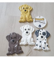 Kişiselleştirilebilir Köpek Şeklinde Duvar Dekoru (Kahverengi)