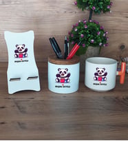 Sevimli Panda Hediye Sepeti Kupa Bardak T Kulplu, Kalemlik ve Ahşap Telefon Standı Arkadaşa Sevgiliye Hediye (Model 7)