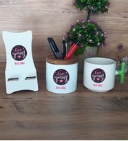 Love Your Self Hediye Sepeti Kupa Bardak T Kulplu, Kalemlik ve Ahşap Telefon Standı Arkadaşa Hediye, Anneye Hediye (Model 8)