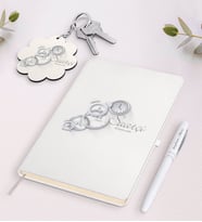 BK Gift Kişiye Özel Saatçi Siyah Defter Kalem Ve Anahtarlık Hediye Seti (Model 2)
