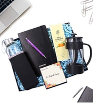 Kişiye Özel Siyah Defter & Gümüş Renk Detaylı Kalem & Özel Kılıflı 500Ml Su Matarası & Rebul Mandalina Kolonya & Siyah French Press Hediye Seti (Model 8)