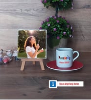 Psikolog Fotoğraflı Dekoratif Taş, Ahşap Altlıklı Türk Kahvesi Fincanı Hediye (Model 3)