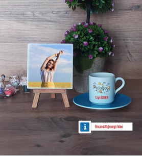 Pedagog Fotoğraflı Dekoratif Taş, Ahşap Altlıklı Türk Kahvesi Fincanı Hediye (Model 5)