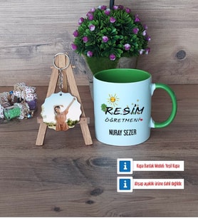 Resim Öğretmeni Kupa Bardak Beyaz ve Fotoğraflı Ahşap Anahtarlık Hediye (Model 14)