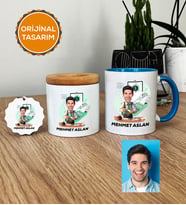 Kişiye Özel Karikatürlü Muhasebeci Hediye Seti Kupa Bardak, Kalemlik, Anahtarlık Erkek Muhasebeciye Hediye (Mavi)