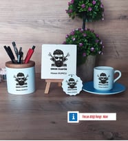 Erkek Kuaförü Hediye Seti Dekoratif Taş, Kalemlik, Ahşap Altlıklı Türk Kahvesi Fincanı, Ahşap Anahtarlık Hediye (Model 5)