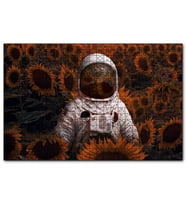 Cakapuzzle Günebakan Tarlasında Astoronot Görseli  Puzzle Yapboz MDF (Ahşap) (500 Parça)