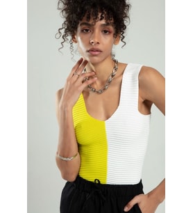 Sifu Tekstil İki Renkli Kadın Spor Askılı V Yaka Yığma Desen Triko Atlet Crop Top Bluz SFYZ1004 (Sarı-Beyaz)