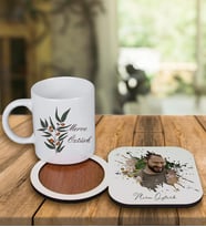 Kişiye Özel Tasarım Kupa Bardak Ve Fotoğraflı Ahşap Bardak Altlığı 99205 (Kırmızı)