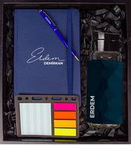 eJOYA Kişiye Özel Defter Kalem Matara Ve Mini Organizer Ofis Kırtasiye Hediye Kutusu 110342 (Lacivert)