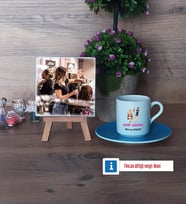 Kadın Kuaförü Fotoğraflı Dekoratif Taş, Ahşap Altlıklı Türk Kahvesi Fincanı Hediye (Model 5)