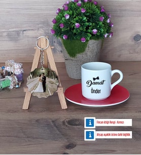 Damat Türk Kahvesi Fincanı Ahşap Altlıklı ve Fotoğraflı Ahşap Anahtarlık Hediye (Model 3)