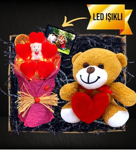 Fotoğraflı Led Işıklı Ayıcıklı Kalp Buketi & Kalpli Peluş Ayıcık (Fuşya)