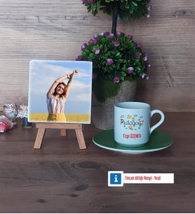 Pedagog Fotoğraflı Dekoratif Taş, Ahşap Altlıklı Türk Kahvesi Fincanı Hediye (Model 9)