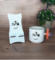 Sevimli Panda Hediye Sepeti Kupa Bardak T Kulplu ve Ahşap Telefon Standı Arkadaşa Doğum Günü Hediyesi (Model 7)