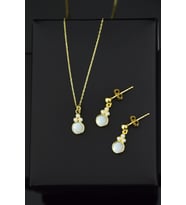 Papatya Silver 925 Ayar Gümüş Beyaz Opal Yuvarlak Kolye Ve Çivili Küpe Set (Gold)