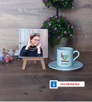 Okul Öncesi Öğretmeni Fotoğraflı Dekoratif Taş, Ahşap Altlıklı Türk Kahvesi Fincanı Hediye Öğretmenler Günü Hediyesi (Model 2)